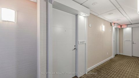 Photo 6 at 4407 - 38 Grenville Street, Bay Street Corridor, Toronto