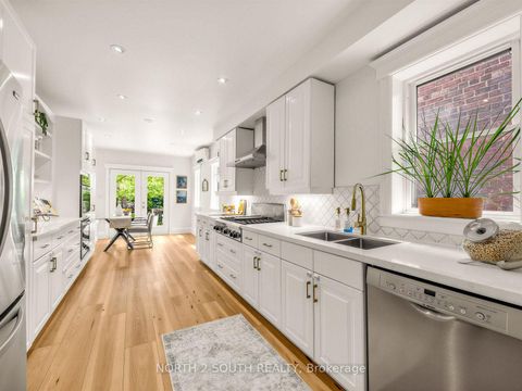 Photo 14 at 47 Bellefair Avenue, The Beaches, Toronto