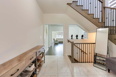 Photo 2 at 1429 Davis Loop, Lefroy, Innisfil