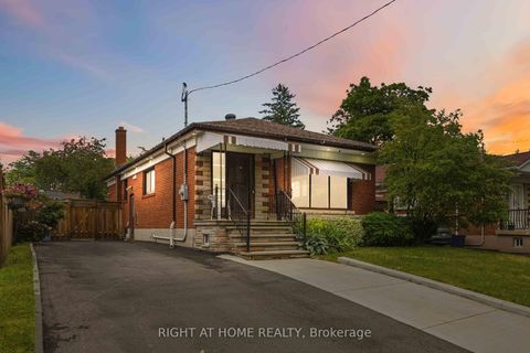 Photo 1 at 8 Grassington Crescent, Woburn, Toronto