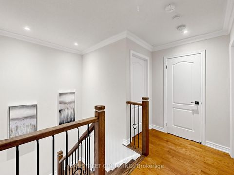 Photo 13 at 27 Wagon Wheel Crescent, Jefferson, Richmond Hill
