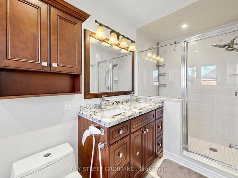 Photo 16 at 27 Wagon Wheel Crescent, Jefferson, Richmond Hill