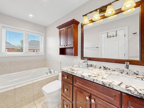 Photo 17 at 27 Wagon Wheel Crescent, Jefferson, Richmond Hill
