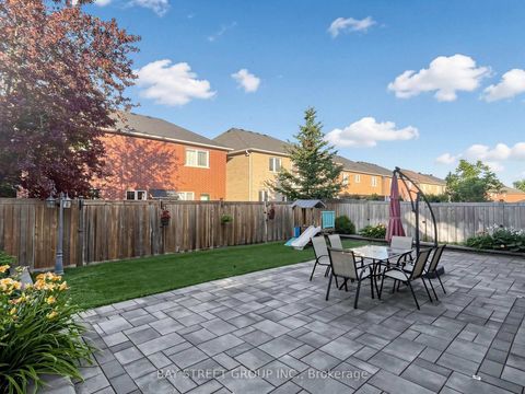 Photo 31 at 27 Wagon Wheel Crescent, Jefferson, Richmond Hill