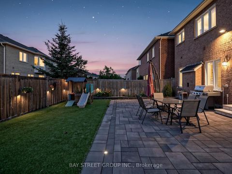 Photo 34 at 27 Wagon Wheel Crescent, Jefferson, Richmond Hill