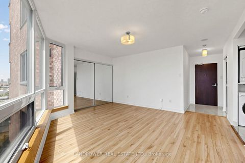 Photo 4 at 1710 - 1055 Bay Street, Bay Street Corridor, Toronto