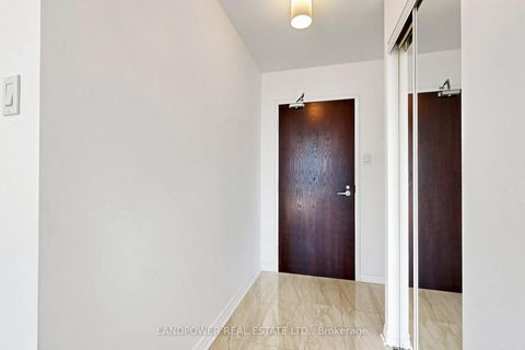 Photo 16 at 1710 - 1055 Bay Street, Bay Street Corridor, Toronto