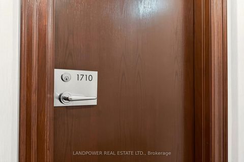 Photo 17 at 1710 - 1055 Bay Street, Bay Street Corridor, Toronto