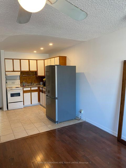 Photo 1 at 1263 Woodbine Avenue, Lumsden, Toronto