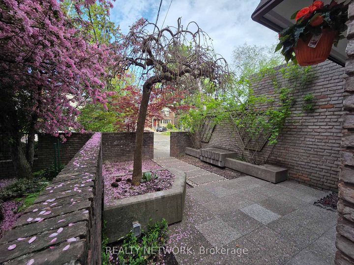 Photo 3 at 89 Elmsthorpe Avenue, Forest Hill South, Toronto