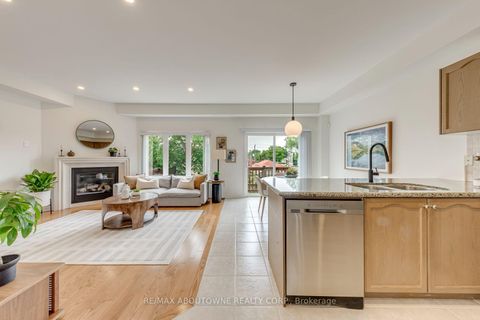 Photo 11 at 54 Dairy Drive, Birchmount, Toronto