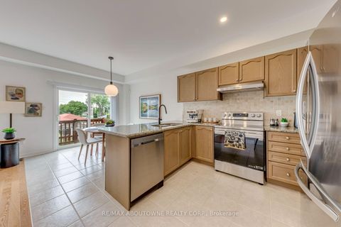 Photo 12 at 54 Dairy Drive, Birchmount, Toronto