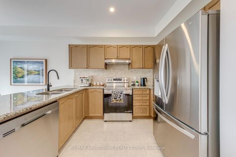 Photo 13 at 54 Dairy Drive, Birchmount, Toronto