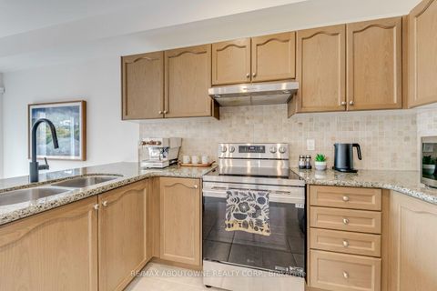Photo 14 at 54 Dairy Drive, Birchmount, Toronto