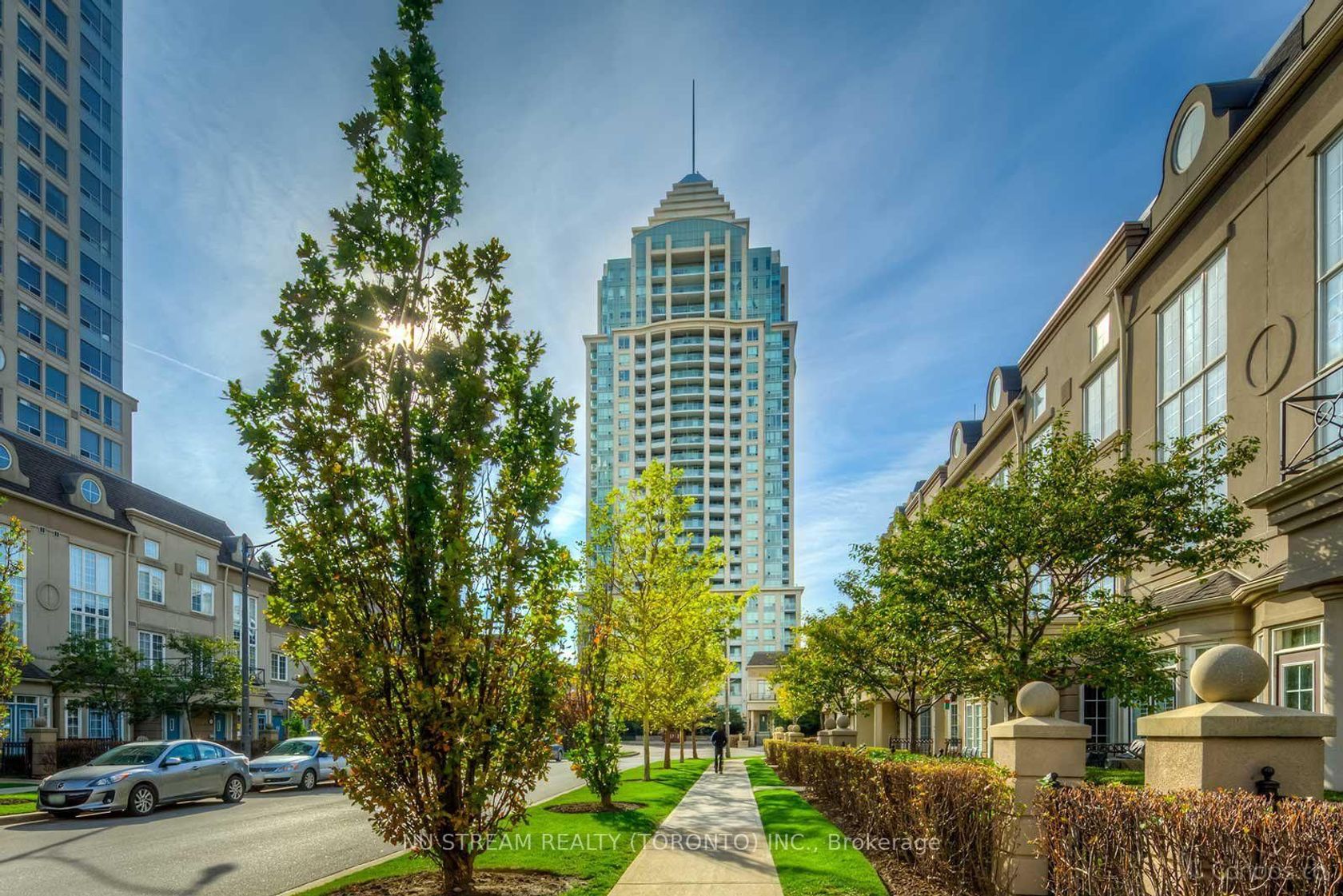 PH304 - 17 Barberry Place, Bayview Village, Toronto 2