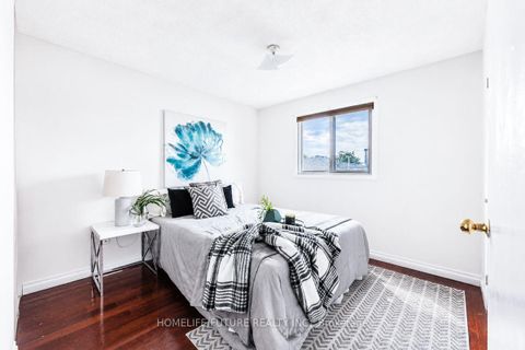 Photo 14 at 42 Marsdale Crescent, Rouge E11, Toronto