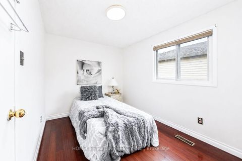 Photo 15 at 42 Marsdale Crescent, Rouge E11, Toronto