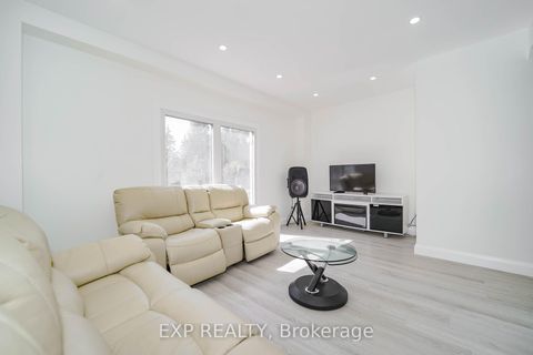 Photo 7 at 25 Nabob Crescent, Malvern, Toronto