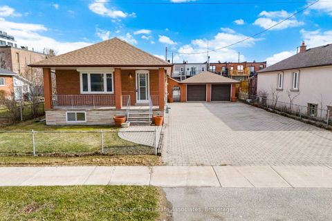Photo 1 at 5 Rosewood Avenue, Queensway, Toronto