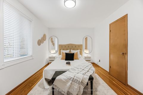 Photo 13 at 5 Rosewood Avenue, Queensway, Toronto