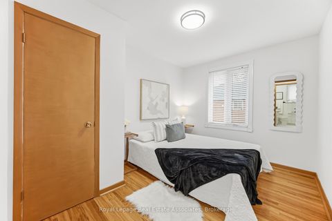Photo 15 at 5 Rosewood Avenue, Queensway, Toronto