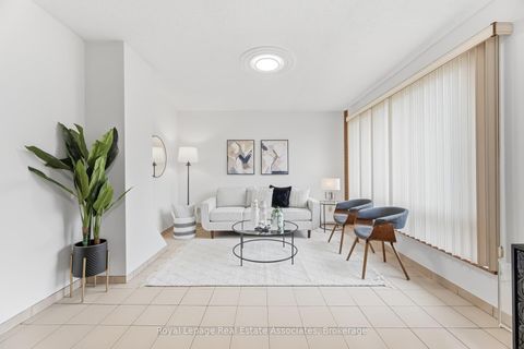 Photo 20 at 5 Rosewood Avenue, Queensway, Toronto