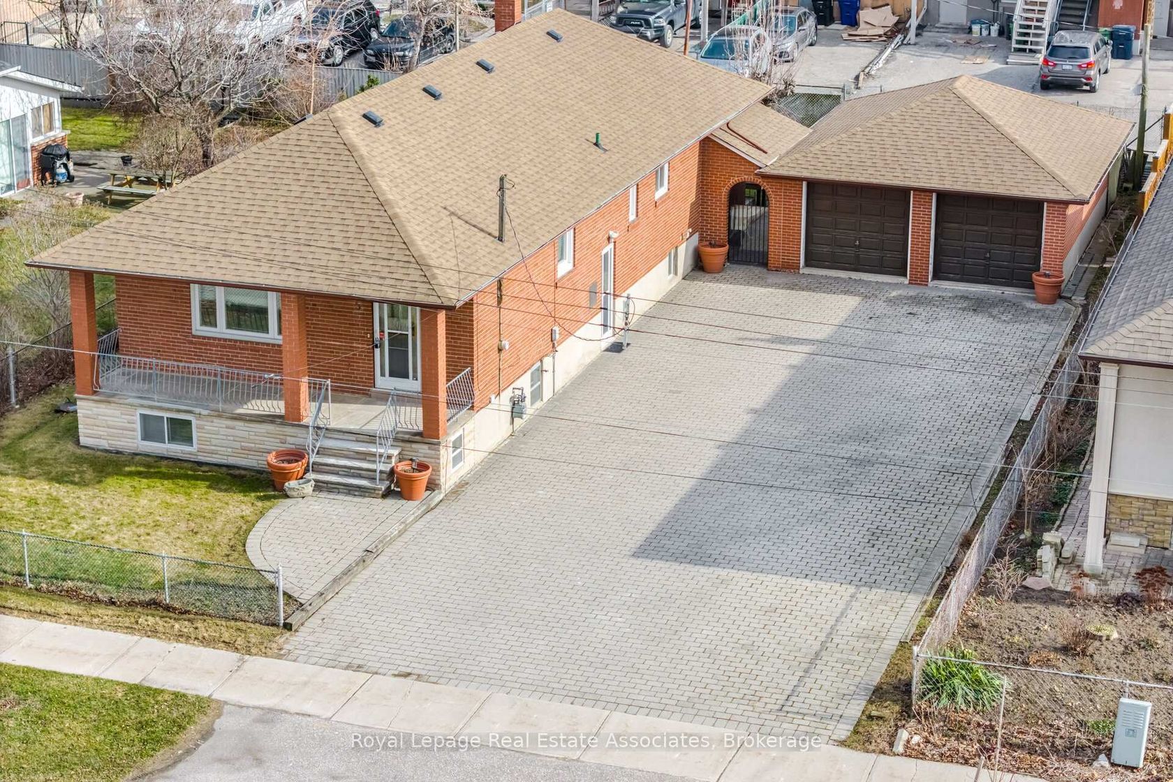 5 Rosewood Avenue, Queensway, Toronto 