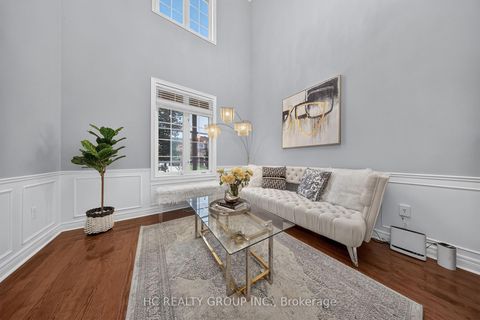 Photo 6 at 21 Wolf Trail Crescent, Jefferson, Richmond Hill