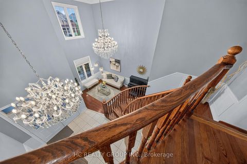 Photo 9 at 21 Wolf Trail Crescent, Jefferson, Richmond Hill
