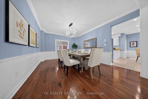 Photo 13 at 21 Wolf Trail Crescent, Jefferson, Richmond Hill