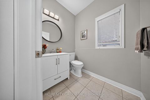 Photo 36 at 21 Wolf Trail Crescent, Jefferson, Richmond Hill