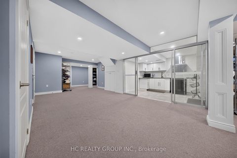 Photo 37 at 21 Wolf Trail Crescent, Jefferson, Richmond Hill