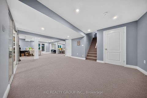 Photo 40 at 21 Wolf Trail Crescent, Jefferson, Richmond Hill