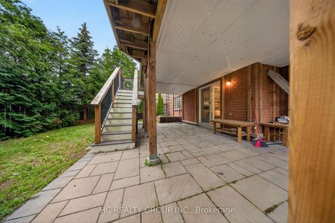 Photo 42 at 21 Wolf Trail Crescent, Jefferson, Richmond Hill