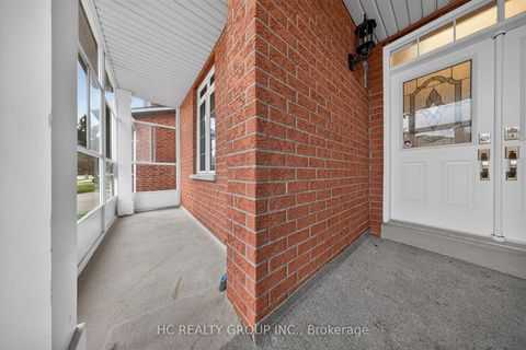 Photo 45 at 21 Wolf Trail Crescent, Jefferson, Richmond Hill