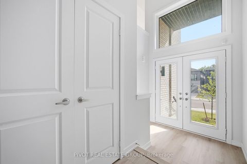 Photo 4 at 46 Danielle Moore Circle, Bendale, Toronto