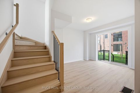 Photo 5 at 46 Danielle Moore Circle, Bendale, Toronto