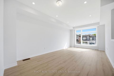 Photo 10 at 46 Danielle Moore Circle, Bendale, Toronto