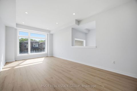 Photo 11 at 46 Danielle Moore Circle, Bendale, Toronto