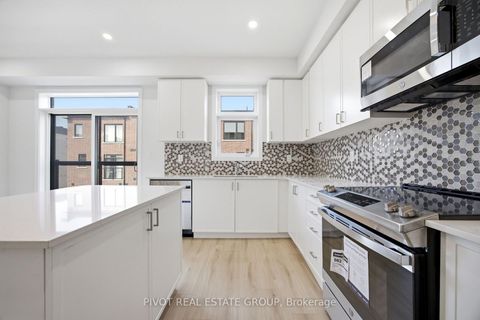 Photo 15 at 46 Danielle Moore Circle, Bendale, Toronto