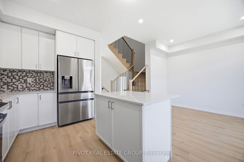 Photo 16 at 46 Danielle Moore Circle, Bendale, Toronto