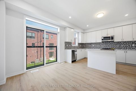 Photo 18 at 46 Danielle Moore Circle, Bendale, Toronto