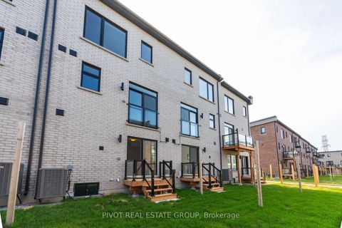Photo 39 at 46 Danielle Moore Circle, Bendale, Toronto