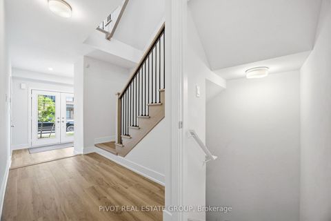 Photo 4 at 64 Danielle Moore Circle, Bendale, Toronto