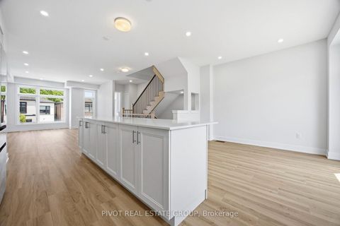 Photo 13 at 64 Danielle Moore Circle, Bendale, Toronto
