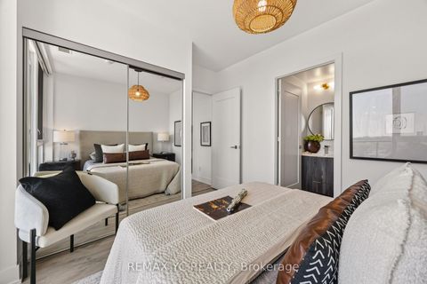 Photo 11 at 801 - 1 Belsize Drive, Mount Pleasant West, Toronto