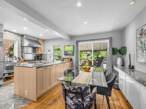 Photo 6 at 19 Parklea Drive, Leaside, Toronto