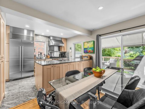 Photo 9 at 19 Parklea Drive, Leaside, Toronto