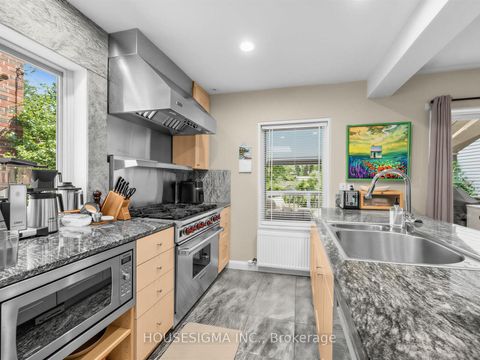 Photo 13 at 19 Parklea Drive, Leaside, Toronto