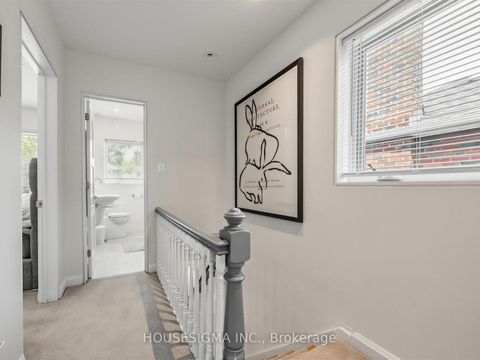 Photo 16 at 19 Parklea Drive, Leaside, Toronto